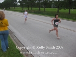 Runner number 471 in hot pursuit of number 711